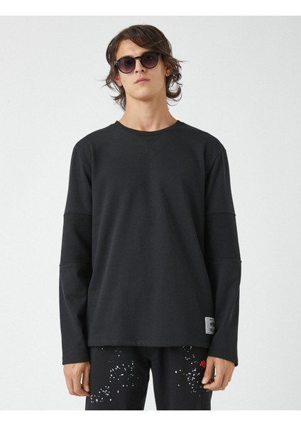 Bisiklet Yaka Etiketli Sweatshirt