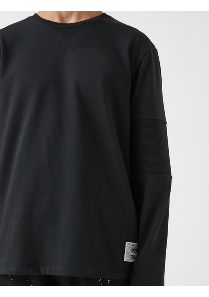 Bisiklet Yaka Etiketli Sweatshirt