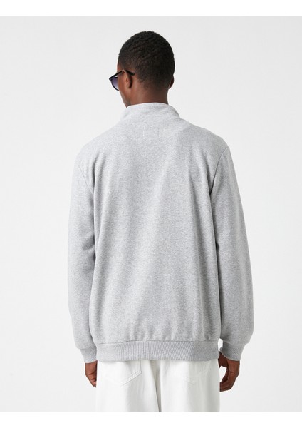 Dik Yaka Fermuarlı Sweatshirt fırsatları