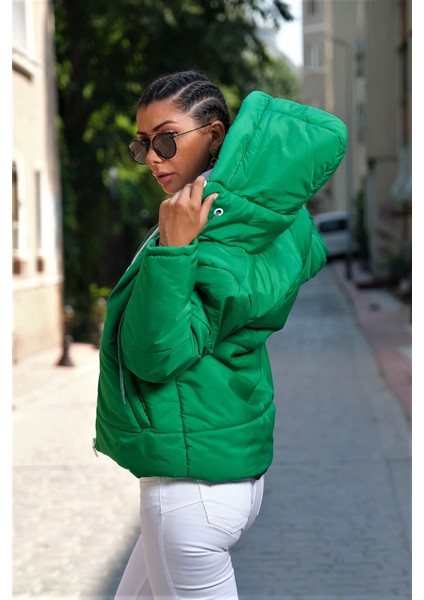 Kadın Yeşil Su Geçirmez Kapüşonlu Şişme Mont indirimleri