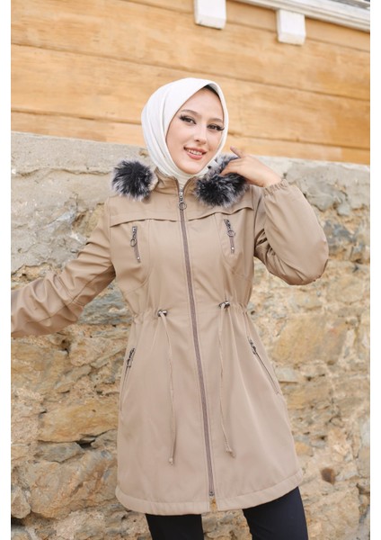 Bej Içi Kürklü ve Su Geçirmez Kadın Kışlık Mont & Kaban