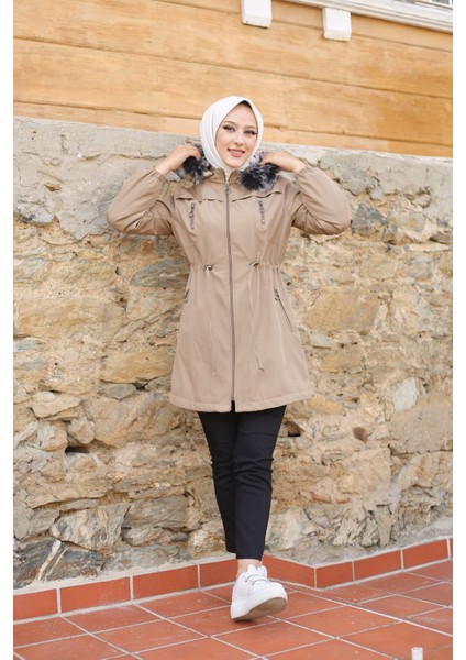 Bej Içi Kürklü ve Su Geçirmez Kadın Kışlık Mont & Kaban modelleri