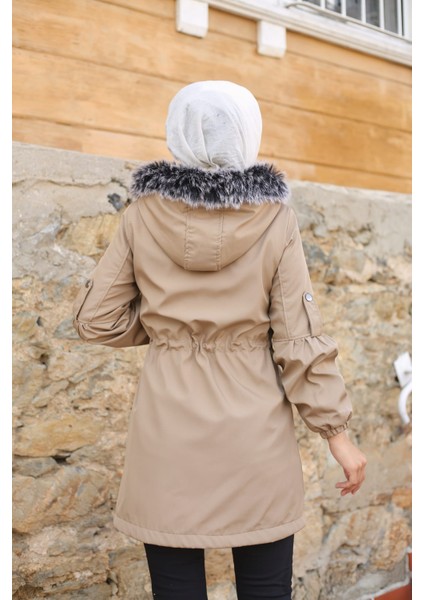 Bej Içi Kürklü ve Su Geçirmez Kadın Kışlık Mont & Kaban fırsatları
