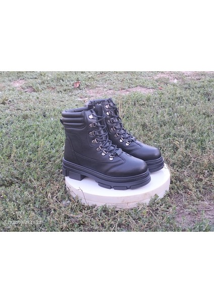 Orta Boy Kaymaz Taban Ipli Fermuarlı Bayan Postal Bot