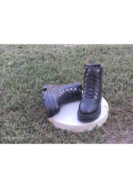 Orta Boy Kaymaz Taban Ipli Fermuarlı Bayan Postal Bot modelleri