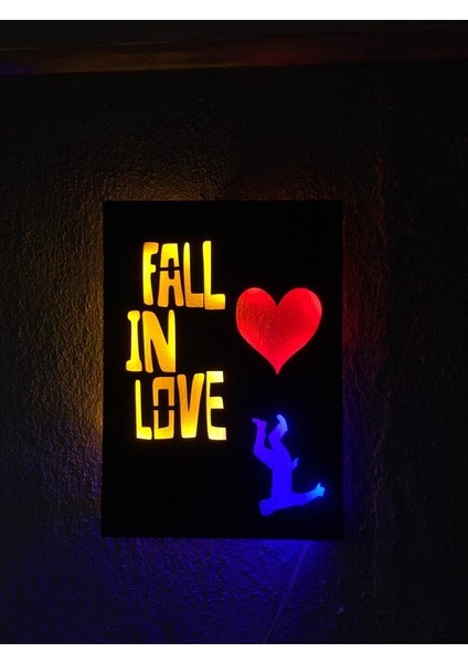 Fall In Love LED Işıklı Ahşap Tablo 50X35CM