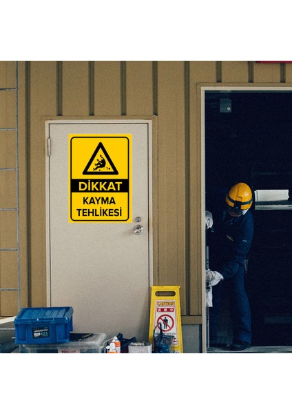 Dikkat Kayma Tehlikesi Levhası - Dekote Malzeme 50X70 cm