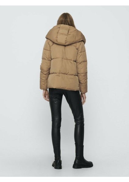 Onlsydney Sara Puffer Jacket cc Otw Toasted Coconut