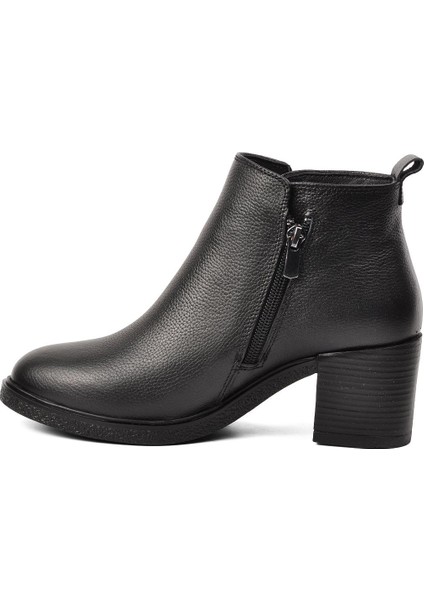 PC-52025 Siyah Deri Topuklu Kadın Bot modelleri