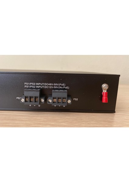 24 Port Bakır 24*10/100/1000 Port 2*1000 Port Fiber Girişli 28 Port Endüstriyel Yönetilebilir Poe Switch8