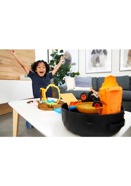 GVK48 Hot Wheels Monster Trucks Akrobasi Tekerleği Oyun Seti
