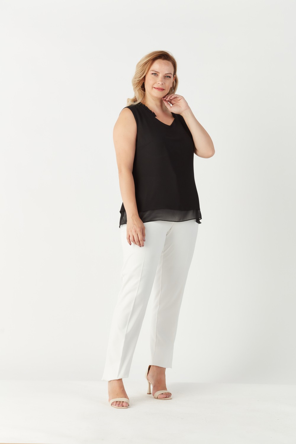 Moda Berray 3241 Yaka Fırfırlı Kolsuz Büyük Beden Bluz Siyah görsel 2
