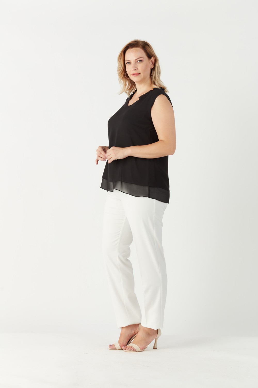 Moda Berray 3241 Yaka Fırfırlı Kolsuz Büyük Beden Bluz Siyah görsel 3
