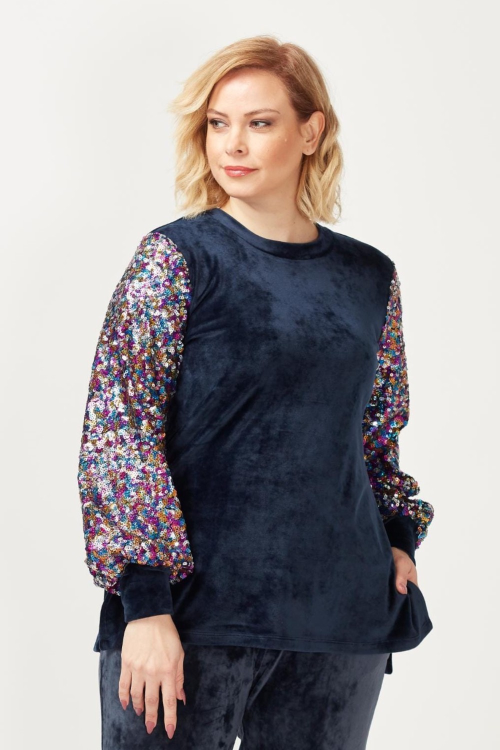 Moda Berray 3232 Lacivert Kadife Kolu Disko Payetli Büyük Beden Bluz