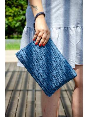 BY Sinem Dusunsel Kadın Kot Mavisi Renk Içi Astarlı Fermuar Detaylı Clutch El Yapımı Çanta