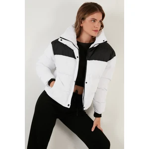 Renk Bloklu Dik Yaka Regular Fit Kısa Mont Bayan Mont 4972016