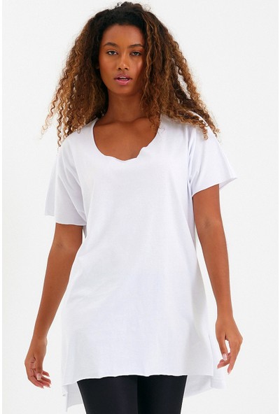Amazing Crash Kadın V Yaka Yırtmaçlı Oversize Beyaz Basic Tişört