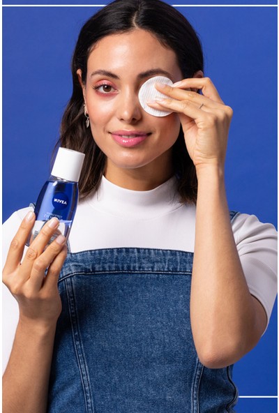 NIVEA Make Up Expert Çift Fazlı Göz Makyaj Temizleyici 125 ml , Etkili Makyaj temizleme, Mavi Kantaron Çiçeği özü ile Hassas Kirpik Bakımı