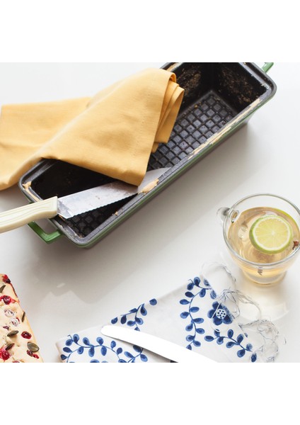 Döküm Ekmek Kabı / Terrine ve Ahşap Standı. Ölçü 11X29CM. - Yeşil indirimleri