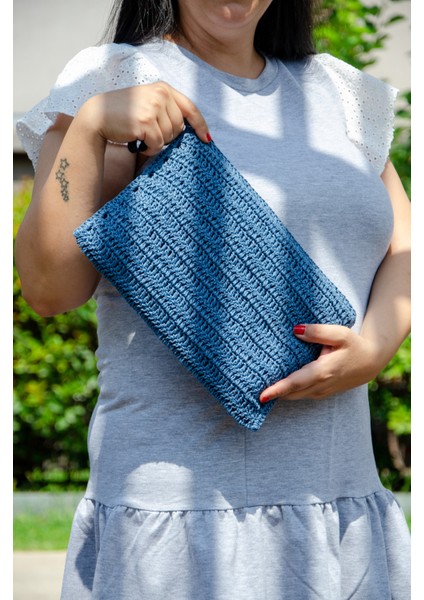 BY Sinem Dusunsel Kadın Kot Mavisi Renk Içi Astarlı Fermuar Detaylı Clutch El Yapımı Çanta