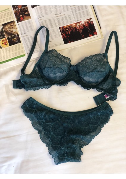 Zag Lingerie Yumuşak Dantelli Sütyen Külot Takımı