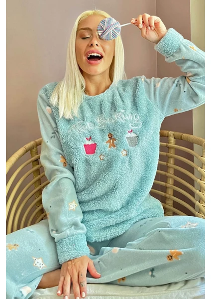 Pijama Evi Mint Yeşili Baking Desenli Kadın Peluş Pijama Takımı