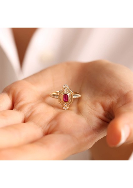 14 Ayar Altın Ruby Yüzük Coral
