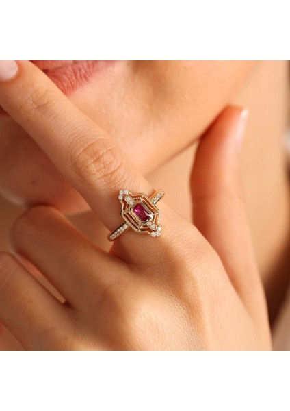 14 Ayar Altın Ruby Yüzük Coral