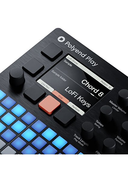 Play | 8 Audio Track, 8 Polyphonic Mıdı Track, 64-Step Sequencer, Efektlere Sahip Hardware Sampler ve Groovebox