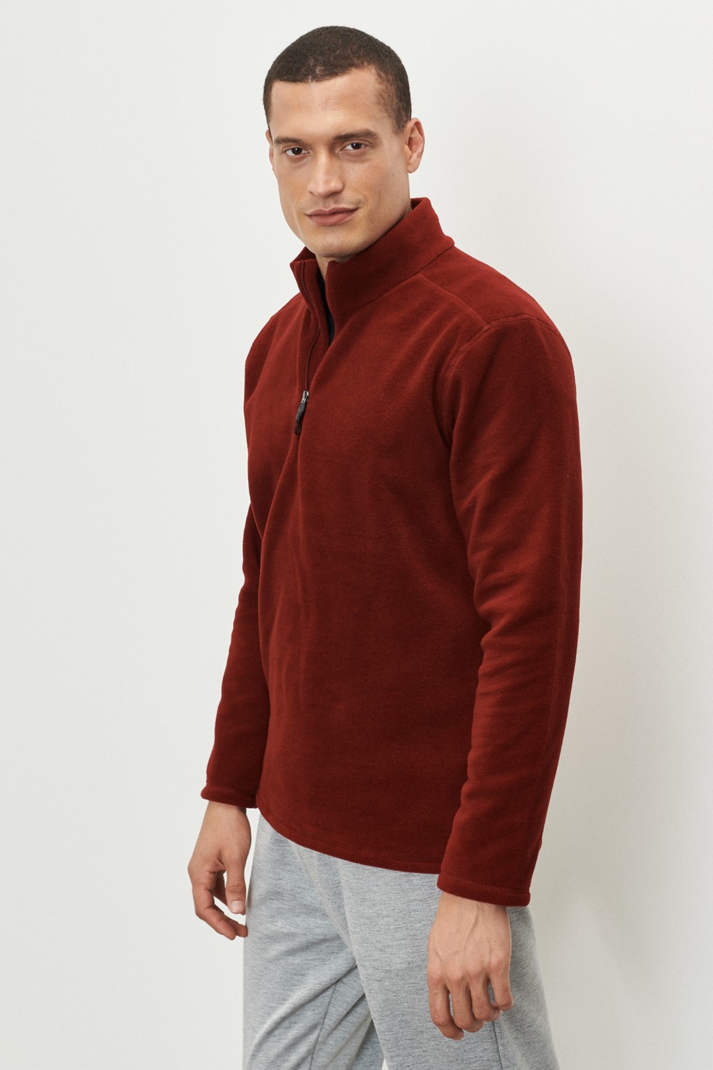Altınyıldız Classics Erkek Siyah Anti-pilling Tüylenme Yapmayan Standart Fit Dik Yaka Soğuk Geçirmez Polar Sweatshirt
