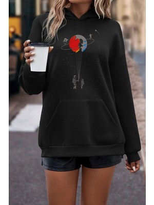 Trendypassion Evren Temalı Baskılı Sweatshirt
