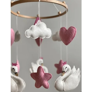 Keçeli Bebek Kuğu Temalı %100 El Yapımı Kız Bebek Beşik Süsü Dönencesi