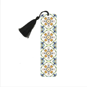 Italyan Desen Baskılı Püsküllü Kitap Ayracı   BOOKMARKAYRAÇ-132