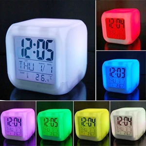 Keyfim Shop 7 Renk Değiştiren Alarmlı Termometreli Masa Saati Gece Lambası Dijital Küp Saat
