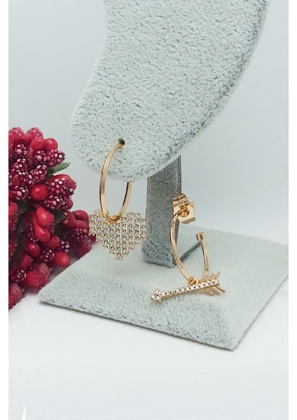 Rose Altın Kaplama Vip Seri Oklu Kalp Küpe 2,5 cm