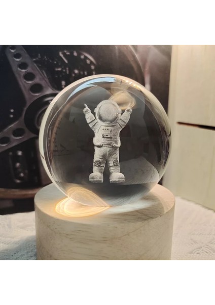 Keyfim Shop Işıklı Ahşap Kaideli Astronot Temalı Cam Küre 8cm*6cm