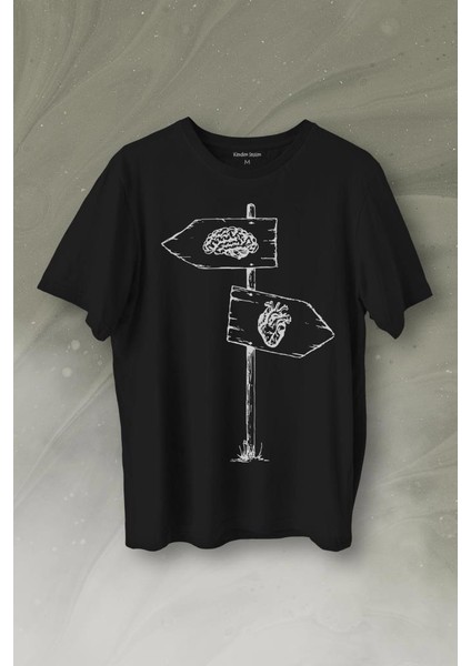 Asılan Kalp ve Beyin Aşk Akıl Mantık Ters Yön Baskılı Tişört T-Shirt