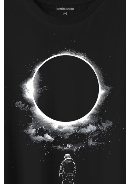 Ay Üzerinde Kara Delik Dünyaya Abkan Astronot Cosmos Baskılı Tişört T-Shirt fiyatları