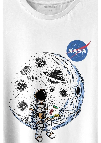 Nasa Logolu Ay Ayda Donut Yiyen Astronot Drinkin Coffee Baskılı Tişört T-Shirt Beyaz fiyatları