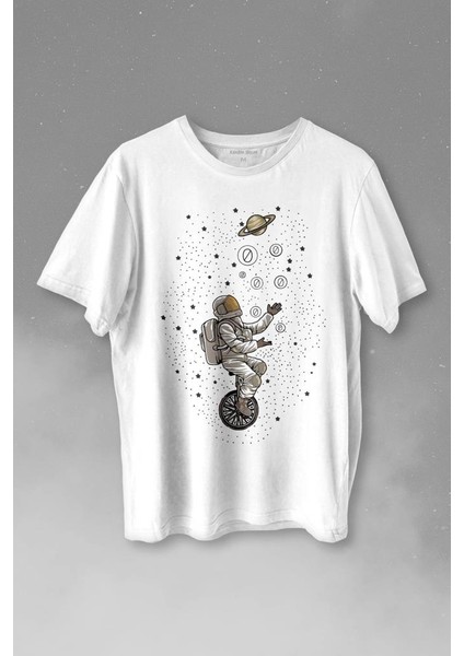 Uzayda Jonglör Astronot Top Çeviren Hokkabaz Cosmos Baskılı Tişört T-Shirt Beyaz