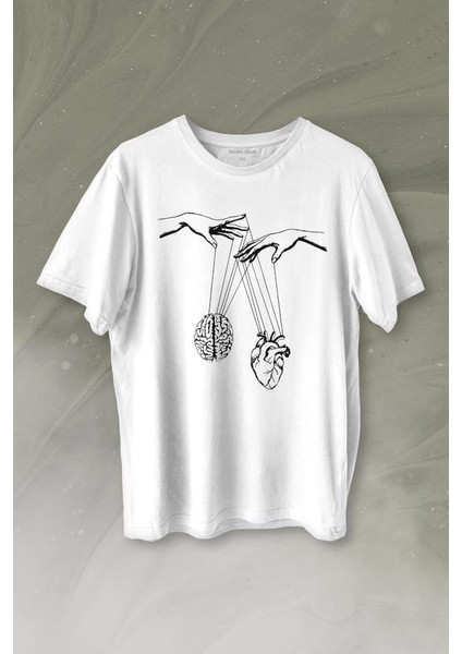 Asılan Kalp ve Beyin Aşk Akıl Mantık Minimal Baskılı Tişört T-Shirt Beyaz