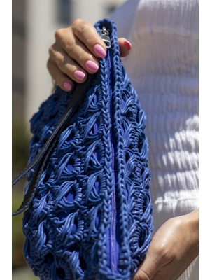 BY Sinem Dusunsel Kadın Saks Mavisi Renk Içi Astarlı Fermuarlı El Yapımı Cluch El Çantası