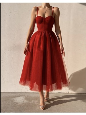 Moneta Boutique Kadın Kırmızı Askılı Kabarık Midi Tül Elbise