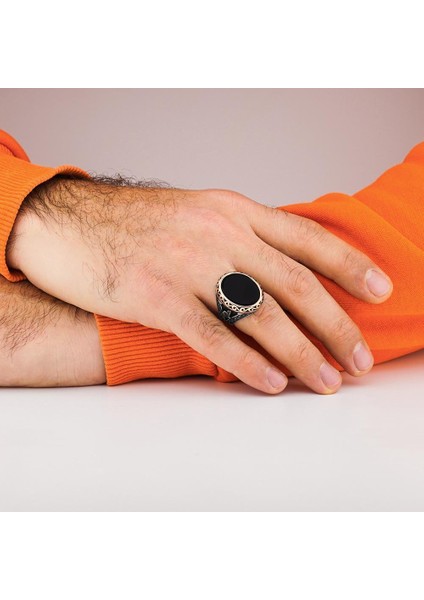 Siyah Oniks Taşlı Tuğra Detaylı 925 Ayar Gümüş Yüzük fiyatları