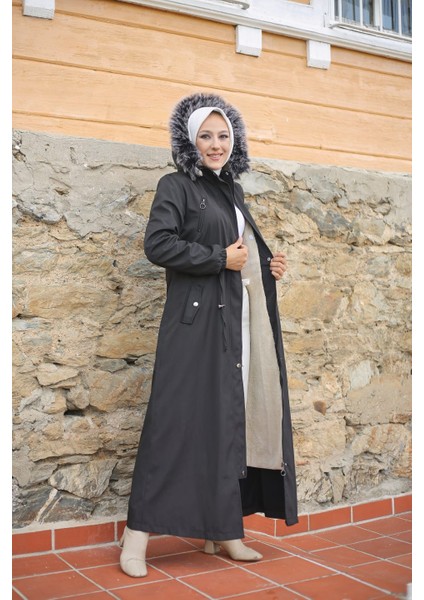 Siyah Içi Kürklü ve Su Geçirmez Tam Boy Kadın Kışlık Mont & Kaban modelleri