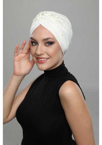 Kopma Astarlı Işlemeli Krem Dantel Motifli Hazır Türban Tesettür Abiye Bone