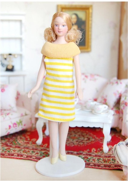 2pcs Dollhouse Minyatür Porselen Bebekler Uyuyan Bebek ve Lady'de Elbise (Yurt Dışından) fırsatları
