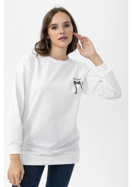 Kadın Sırt Baskı Detaylı Yan Yırtmaçlı Oversize Sweatshirt
