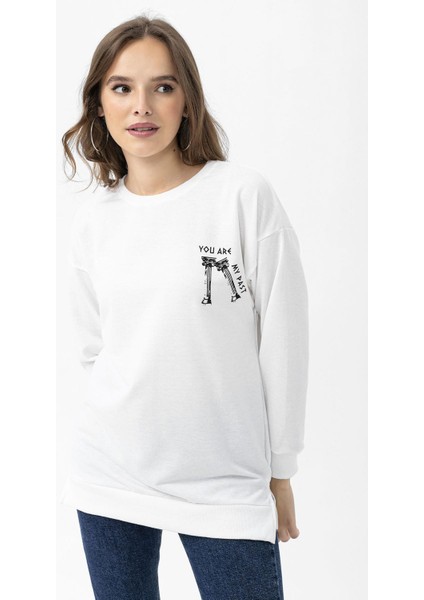 Kadın Sırt Baskı Detaylı Yan Yırtmaçlı Oversize Sweatshirt modelleri