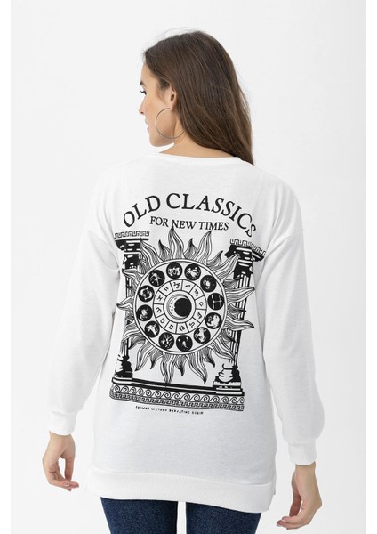 Kadın Sırt Baskı Detaylı Yan Yırtmaçlı Oversize Sweatshirt indirimleri